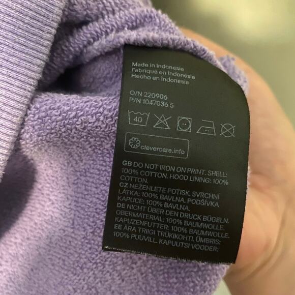 H&M Sweatshirt Women's Size M Purple Full Zip Snoopy Skateboard Graphic - Picture 4 of 8